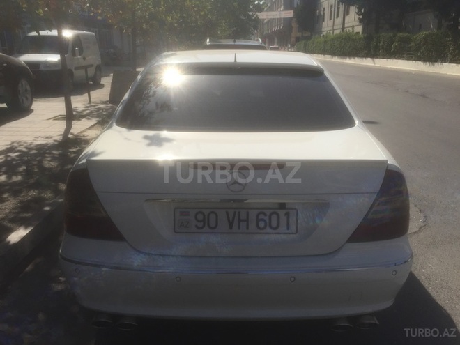 Mercedes E 240 2005, 174,000 km - 2.6 l - Bakı