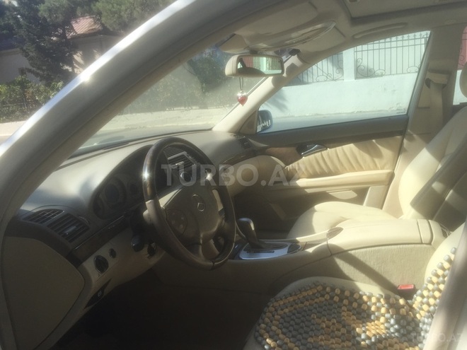 Mercedes E 240 2005, 174,000 km - 2.6 l - Bakı