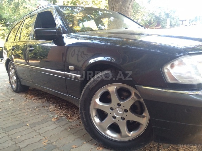 Mercedes C 220 1999, 290,000 km - 2.2 l - Bakı