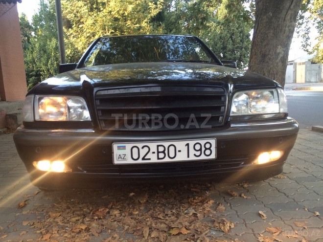 Mercedes C 220 1999, 290,000 km - 2.2 l - Bakı