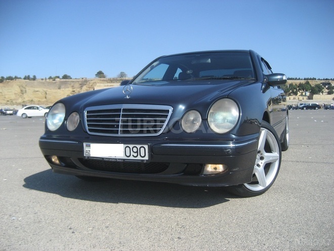 Mercedes E 220 2001, 191,000 km - 2.2 l - Bakı
