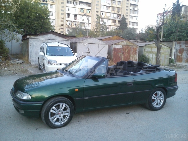 Opel Astra 1996, 111,000 km - 2.0 l - Bakı