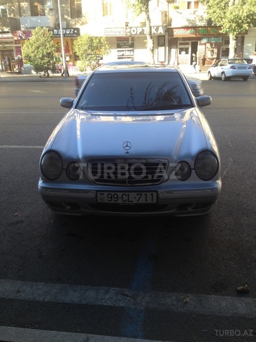 Mercedes E 320 2001, 275,000 km - 3.2 l - Bakı