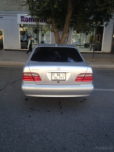 Mercedes E 320 2001, 275,000 km - 3.2 l - Bakı