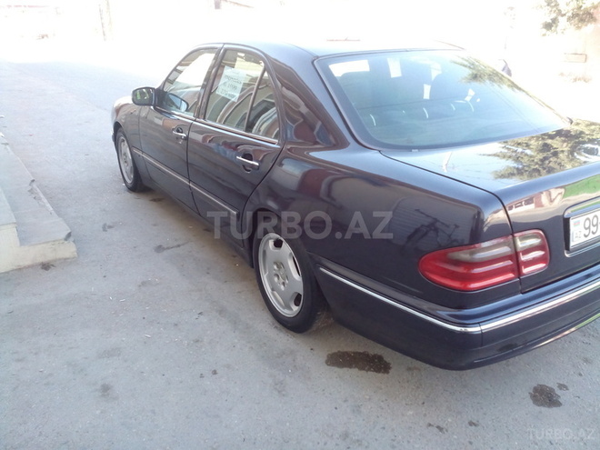 Mercedes E 220 1999, 246,131 km - 2.2 l - Bakı