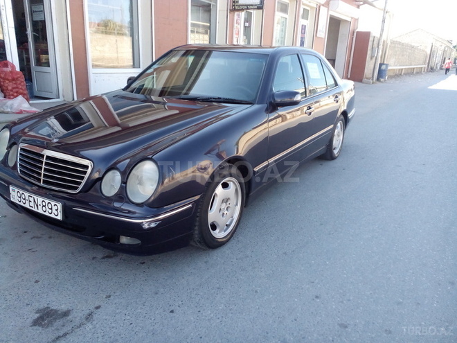 Mercedes E 220 1999, 246,131 km - 2.2 l - Bakı