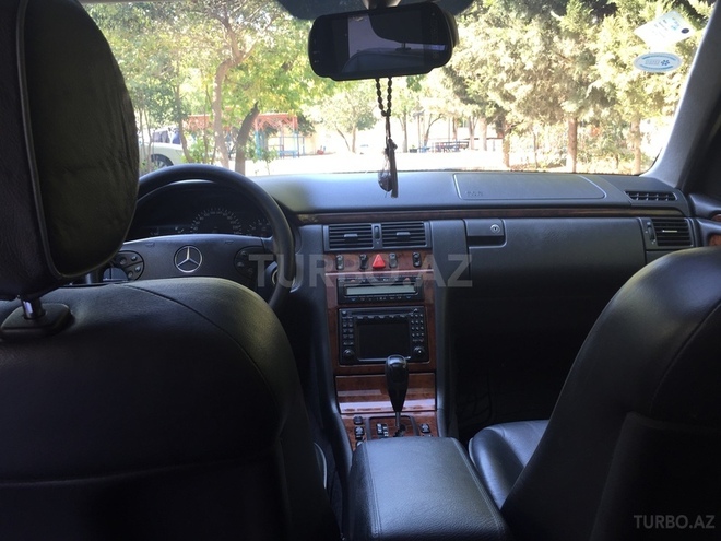 Mercedes E 240 2001, 140,000 km - 2.6 л - Bakı