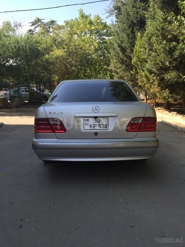 Mercedes E 240 2001, 140,000 km - 2.6 л - Bakı