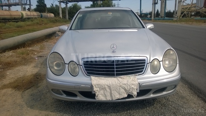 Mercedes E 220 2003, 198,000 km - 2.2 l - Bakı
