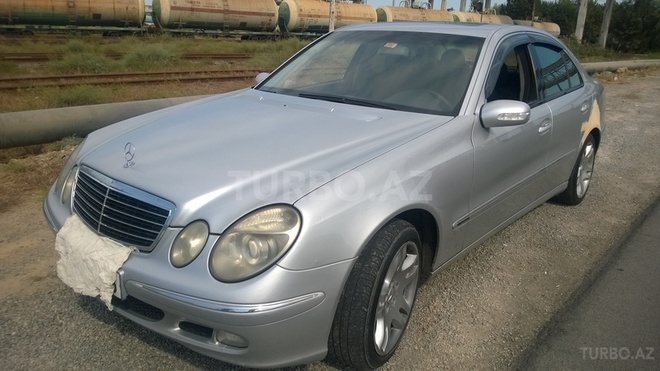 Mercedes E 220 2003, 198,000 km - 2.2 l - Bakı