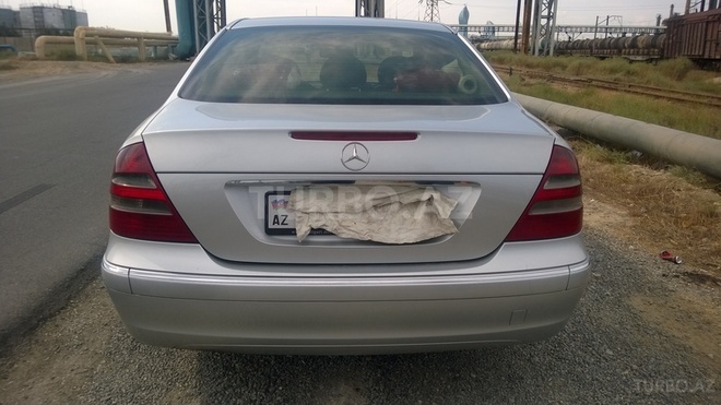 Mercedes E 220 2003, 198,000 km - 2.2 l - Bakı