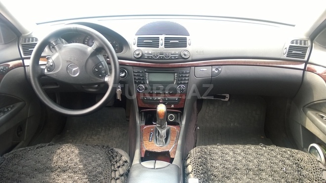 Mercedes E 220 2003, 198,000 km - 2.2 l - Bakı