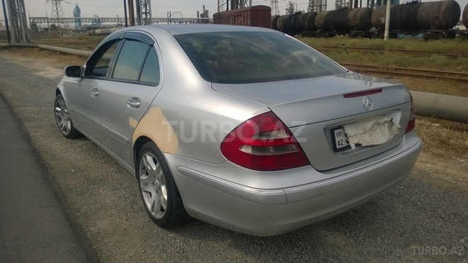 Mercedes E 220 2003, 198,000 km - 2.2 l - Bakı
