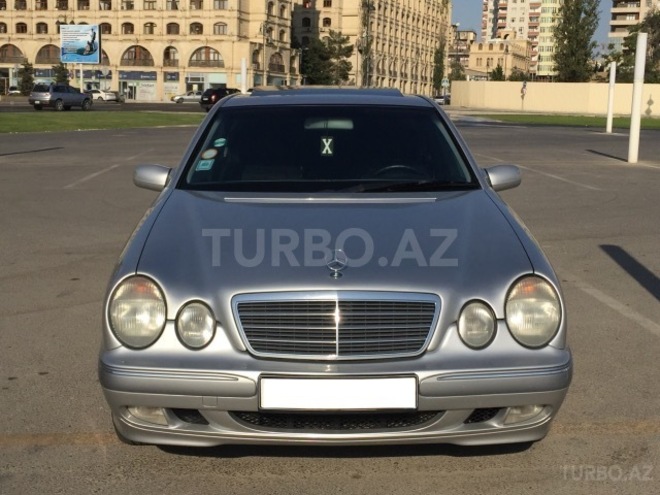 Mercedes E 240 2000, 287,000 km - 2.4 l - Bakı
