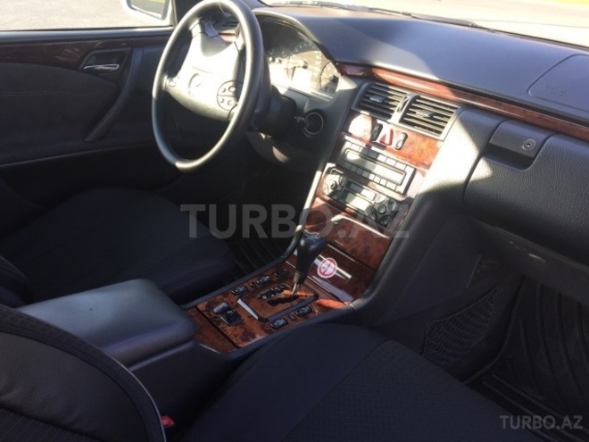 Mercedes E 240 2000, 287,000 km - 2.4 l - Bakı