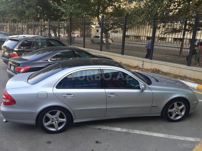 Mercedes E 240 2005, 123,400 km - 2.6 л - Bakı