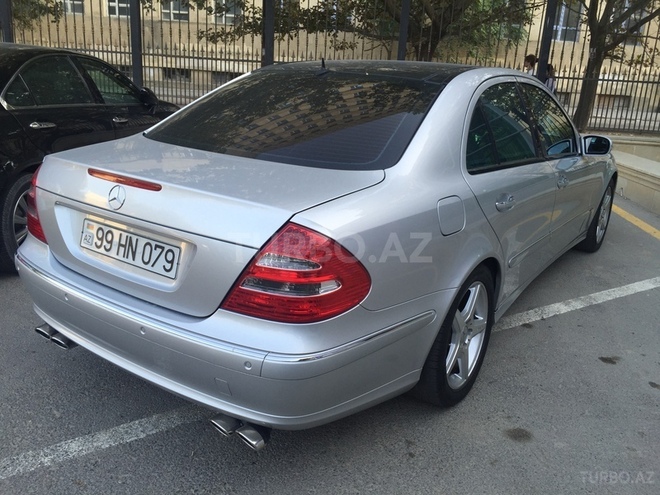 Mercedes E 240 2005, 123,400 km - 2.6 л - Bakı
