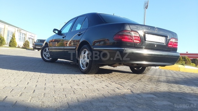 Mercedes E 220 2001, 198,500 km - 2.2 л - Bakı