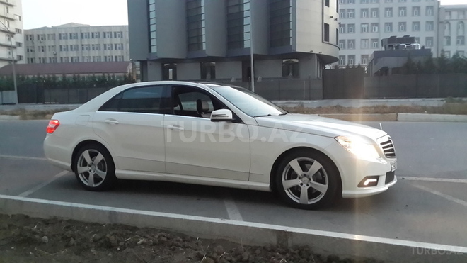 Mercedes E 350 2011, 31,000 km - 3.5 l - Bakı