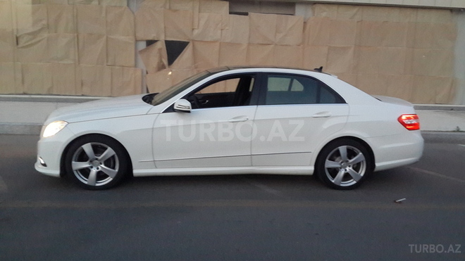 Mercedes E 350 2011, 31,000 km - 3.5 l - Bakı