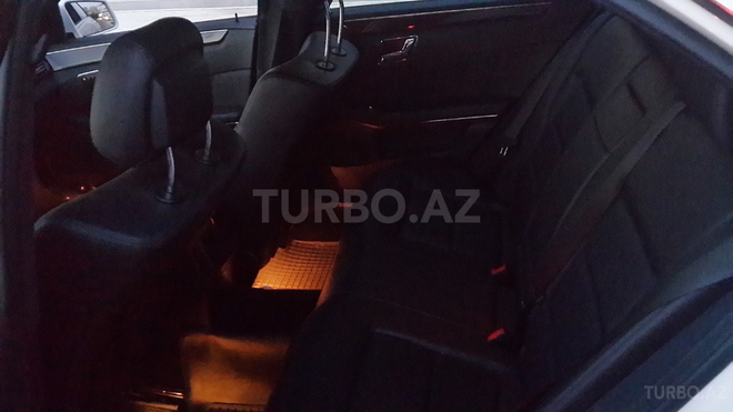 Mercedes E 350 2011, 31,000 km - 3.5 l - Bakı