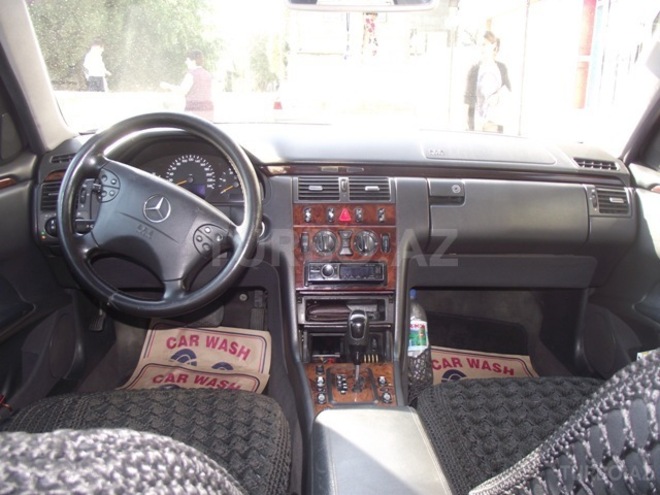 Mercedes E 220 2000, 323,000 km - 2.2 l - Bakı