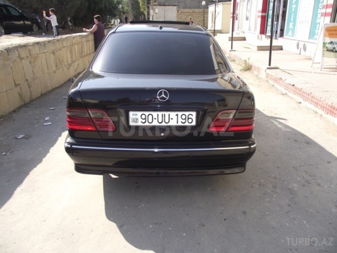 Mercedes E 220 2000, 323,000 km - 2.2 l - Bakı