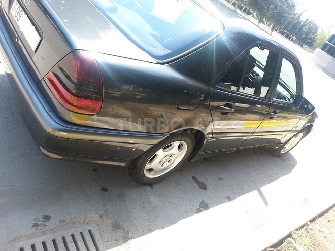 Mercedes C 180 2000, 290,000 km - 1.8 л - Bakı