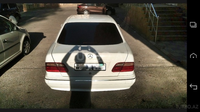 Mercedes E 220 2000, 373,000 km - 2.2 l - Bakı