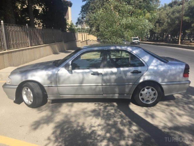Mercedes C 180 1999, 262,000 km - 1.8 л - Bakı