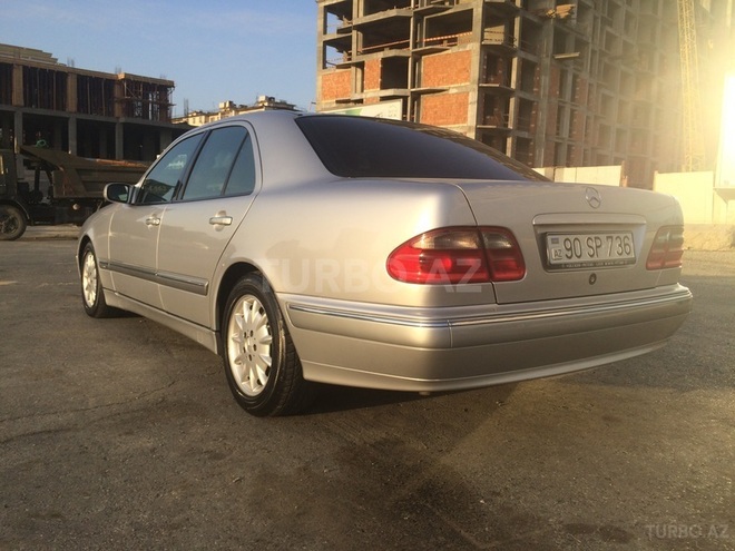 Mercedes E 220 2000, 237,500 km - 2.2 l - Bakı