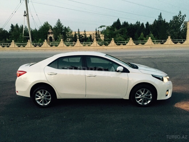 Toyota Corolla 2014, 37,200 km - 1.6 l - Bakı