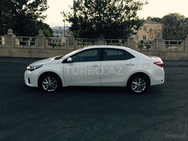 Toyota Corolla 2014, 37,200 km - 1.6 l - Bakı