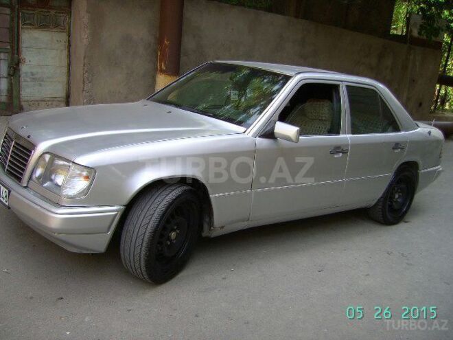 Mercedes E 200 1995, 552,018 km - 2.0 l - Bakı