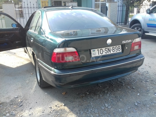 BMW 523 1998, 138,000 km - 2.5 l - Bakı