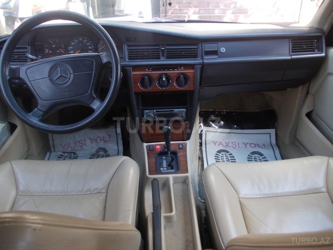 Mercedes 190 1992, 230,000 km - 2.0 l - Bakı