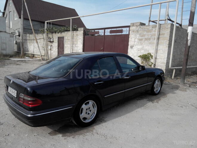 Mercedes E 220 1999, 146,221 km - 2.2 l - Bakı