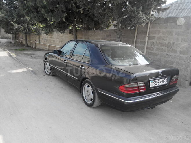Mercedes E 220 1999, 146,221 km - 2.2 l - Bakı