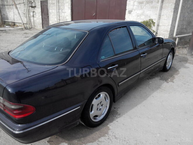Mercedes E 220 1999, 146,221 km - 2.2 l - Bakı