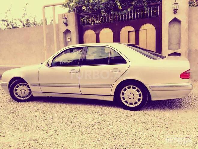 Mercedes E 220 1999, 190,000 km - 2.2 l - Bakı