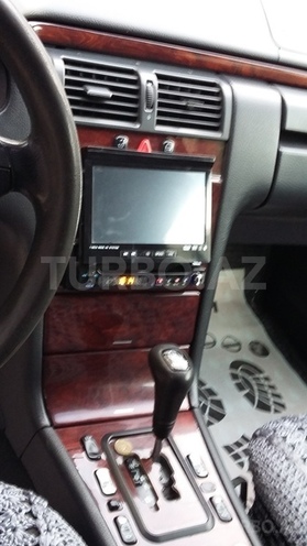 Mercedes E 270 1999, 327,000 km - 2.7 l - Bakı