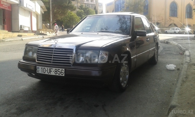 Mercedes E 220 1993, 350,000 km - 2.2 l - Bakı