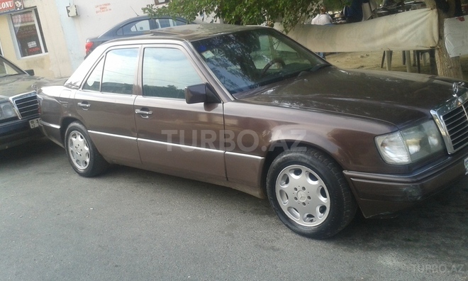 Mercedes E 220 1993, 350,000 km - 2.2 l - Bakı