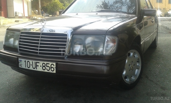 Mercedes E 220 1993, 350,000 km - 2.2 l - Bakı