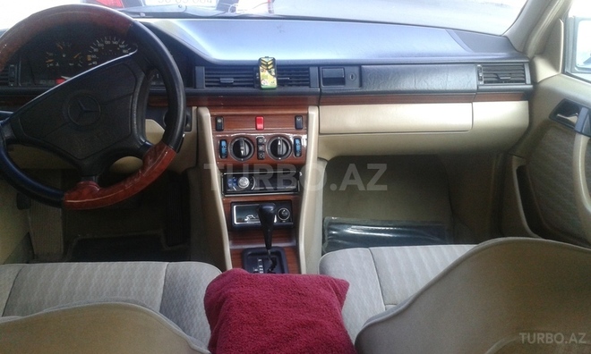 Mercedes E 220 1993, 350,000 km - 2.2 l - Bakı