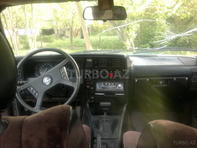 Opel  1986, 250,000 km - 2.2 l - Bakı