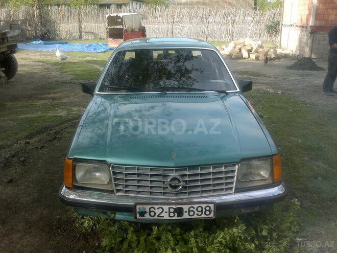 Opel  1986, 250,000 km - 2.2 l - Bakı