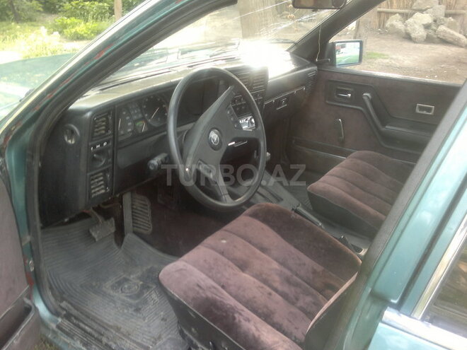 Opel  1986, 250,000 km - 2.2 l - Bakı