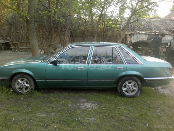 Opel  1986, 250,000 km - 2.2 l - Bakı