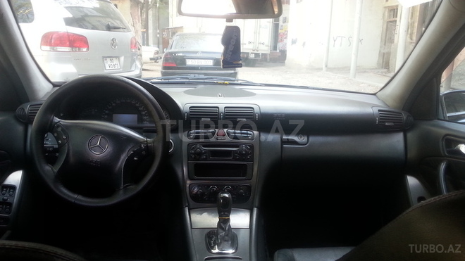 Mercedes C 320 2000, 260,000 km - 3.2 l - Bakı
